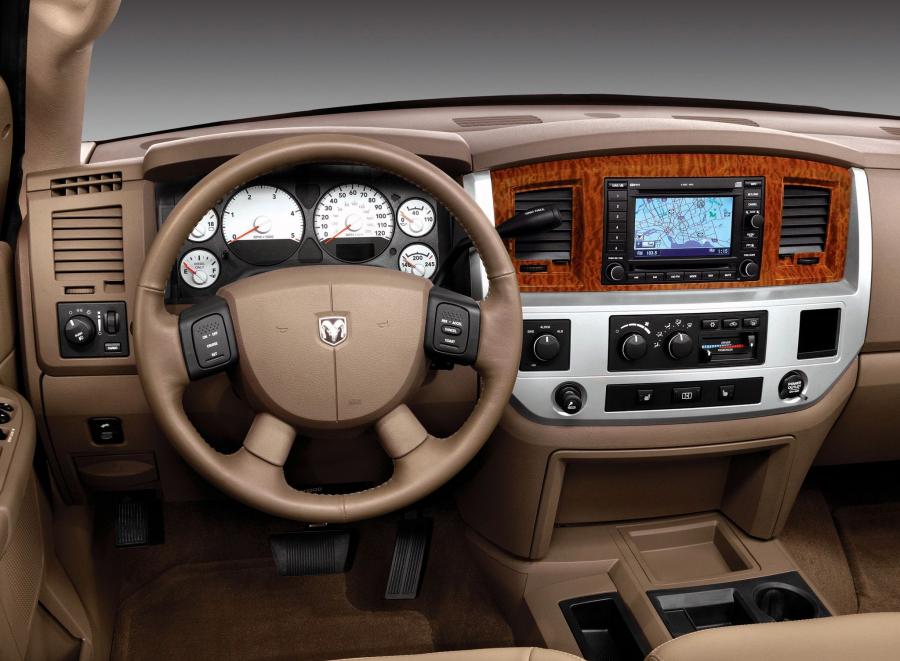  Dodge Ram 2500 Mega Cab 2006 года  (фото 4 из 35)